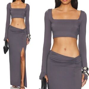 Nakedvice, Elegant Gray Skirt Set